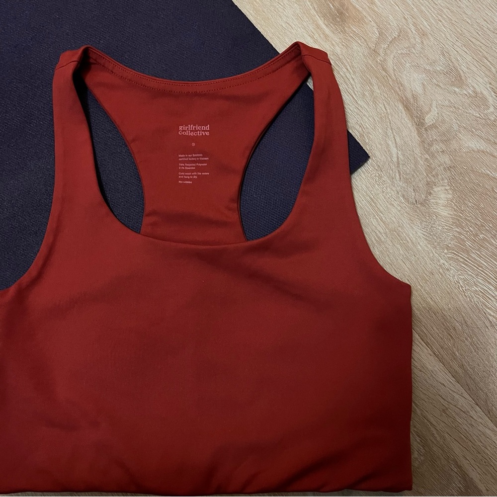 NWOT Girlfriend Collective Paloma crop top - Small